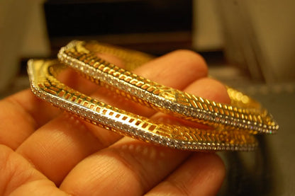 PAIR OF ZIRCON BANGLES