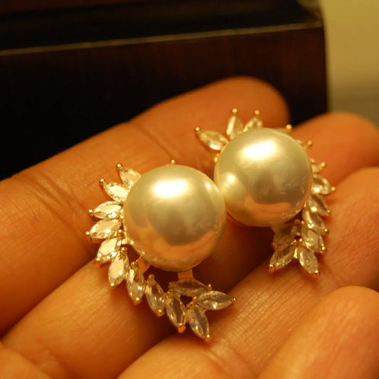 ZIRCON & PEARL EARRINGS WITH GOLDEN BASE