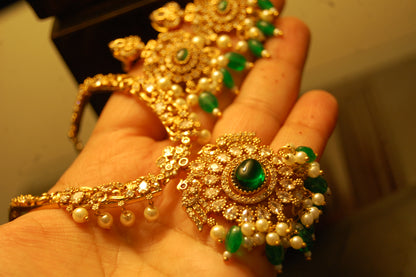 SOUTH INDIAN NECKLACE SET IN GREEN & ZIRCON