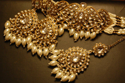 KUNDAN CHOKER SET