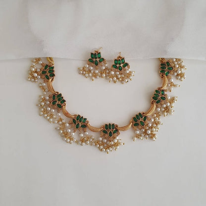 ELEGANT SOUTH INDIAN NECKLACE SET IN GREEN