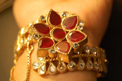 ELEGANT KUNDAN KARA WITH RED FLOWER