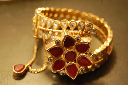 ELEGANT KUNDAN KARA WITH RED FLOWER