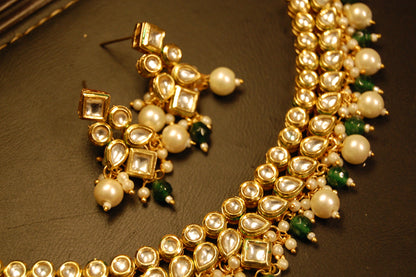 ELEGANT KUNDAN & GREEN SET
