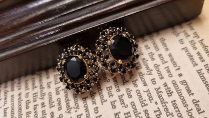 ELEGANT BLACK EARRINGS