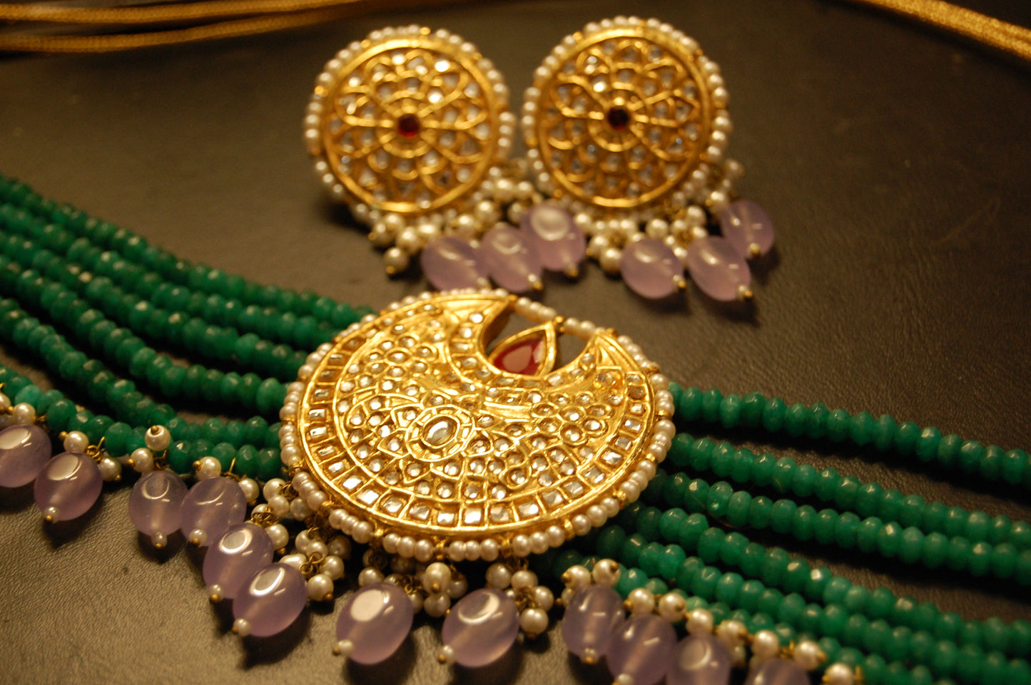 ELEGANT GREEN & KUNDAN CHOKER SET WITH LILAC DROPS & RED STONES