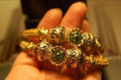 PAIR OF BLUE & GREEN KARAS