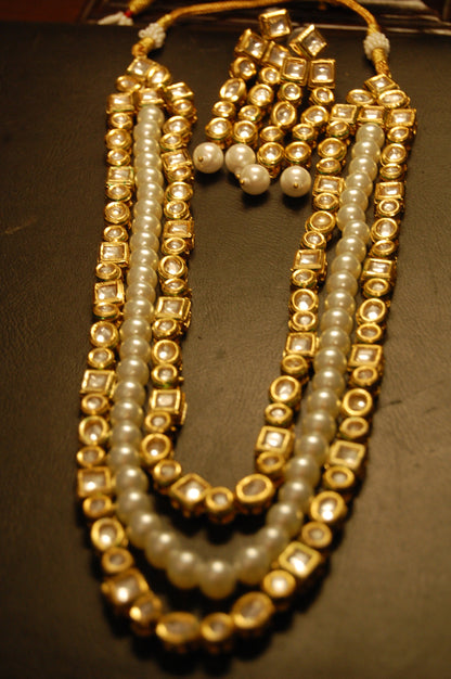 KUNDAN & PEARLS MALA SET