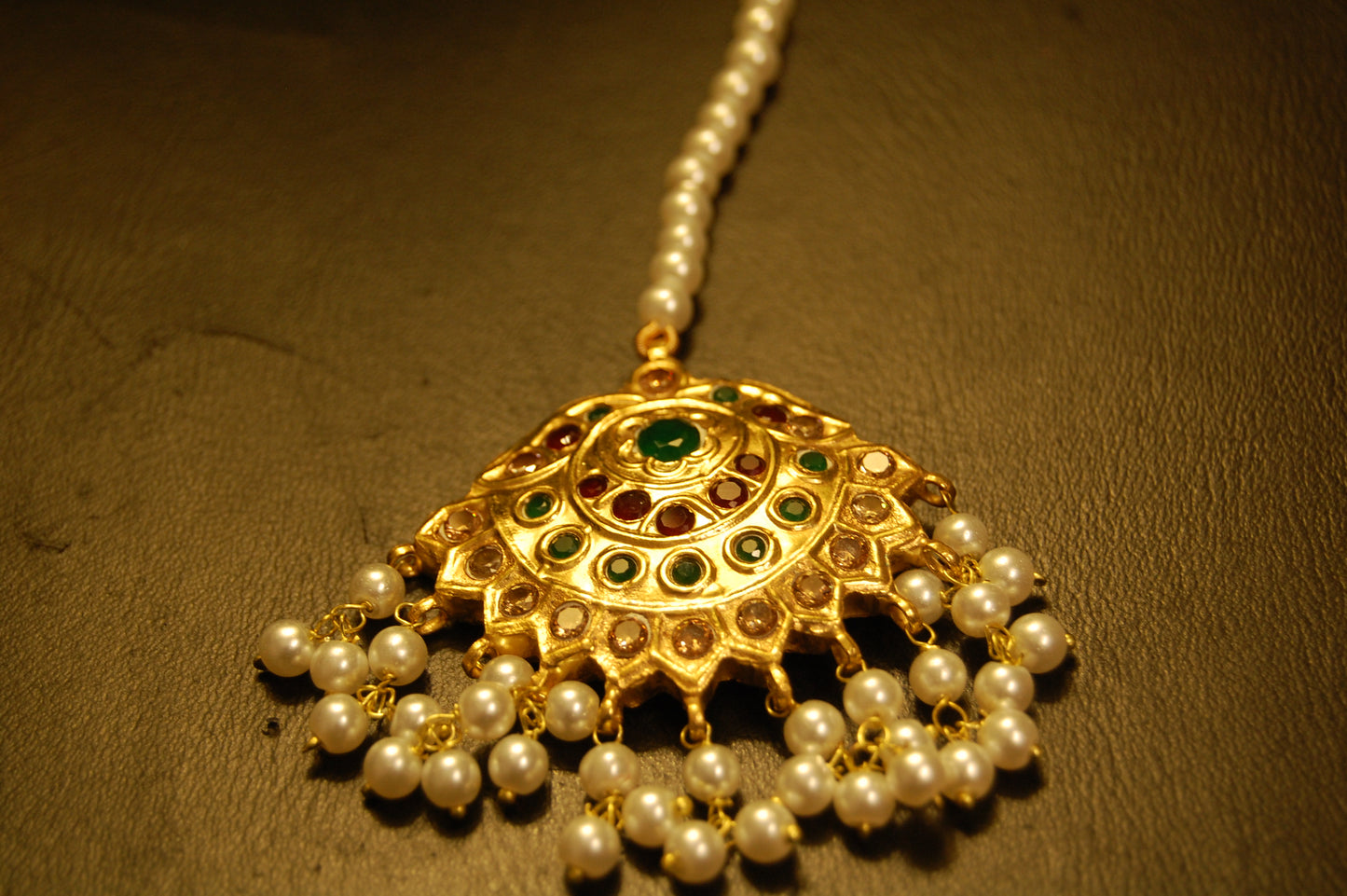 RED, GREEN TIKKA WITH PEARLS