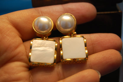 WHITE PEARL EARRINGS