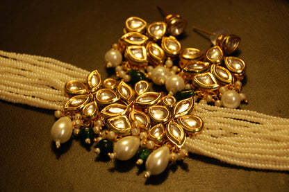 ELEGANT PEARL CHOKER SET IN GREEN