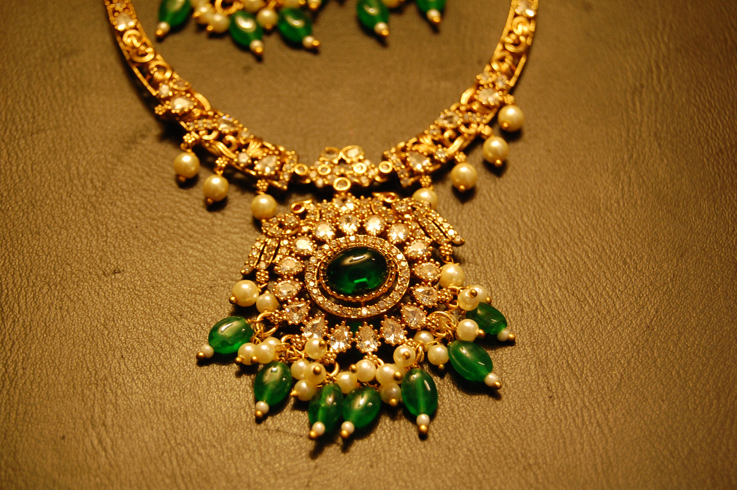 SOUTH INDIAN NECKLACE SET IN GREEN & ZIRCON