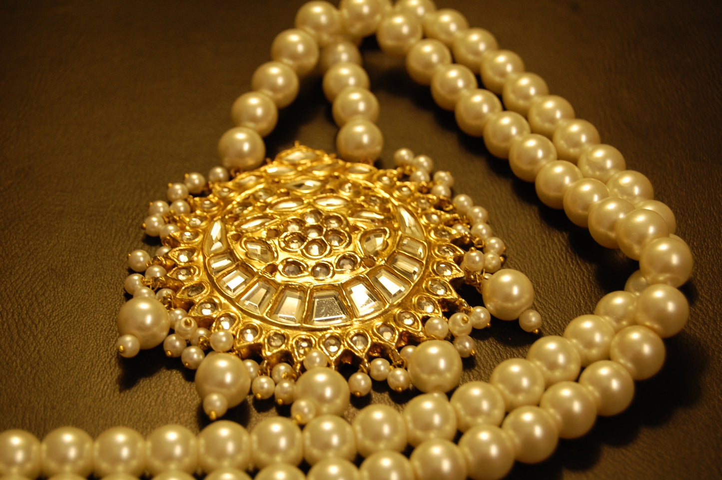 ELEGANT KUNDAN MALA