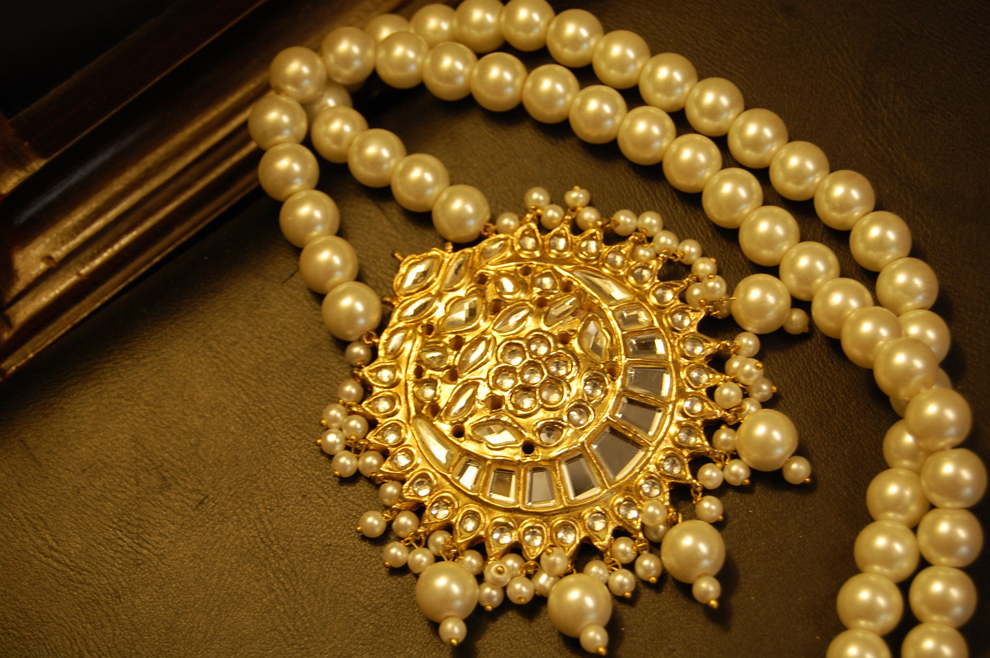 ELEGANT KUNDAN MALA