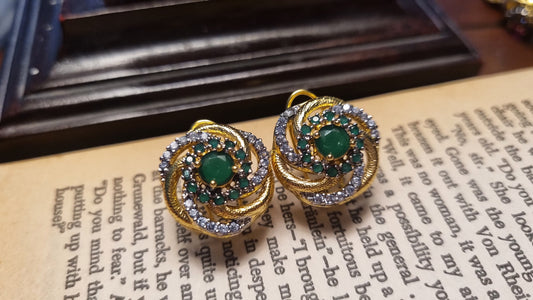 ELEGANT GREEN EARRINGS