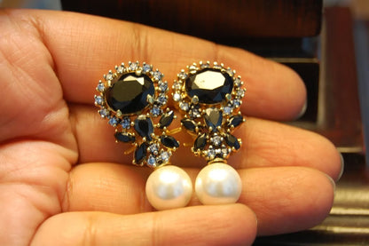 BLACK & PEARL EARRINGS