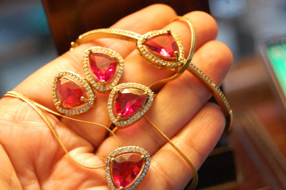 PENDENT SET IN REDISH PINK