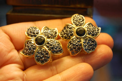 FLORAL BLACK EARRINGS