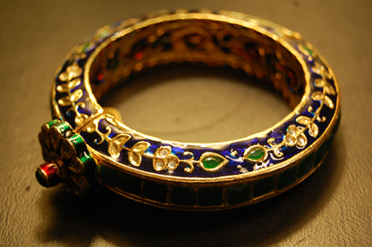 KARA IN MEENA & KUNDAN