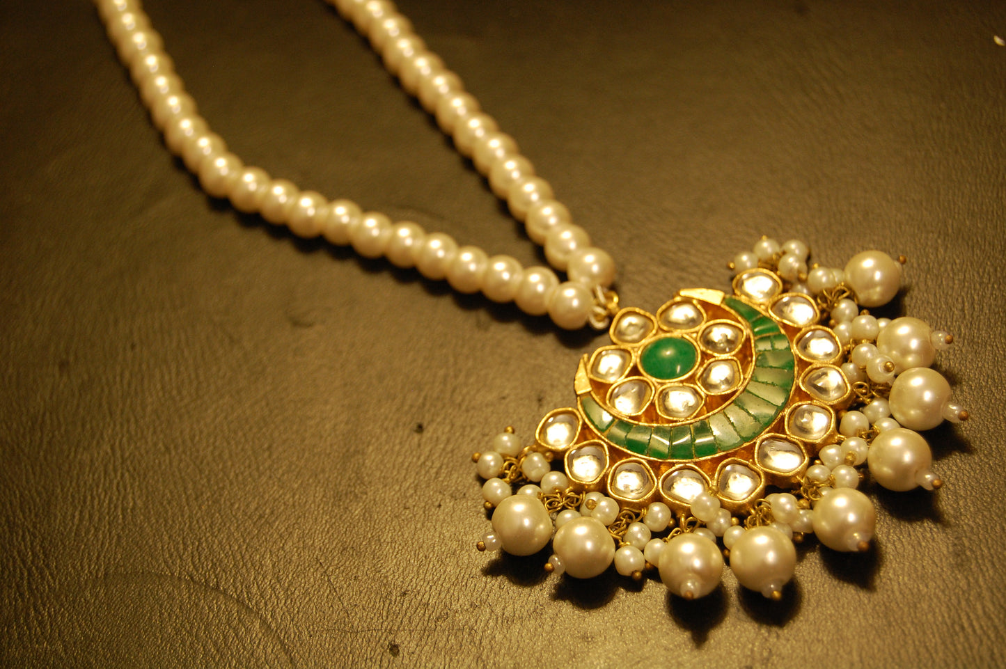ELEGANT GREEN KUNDAN MALA