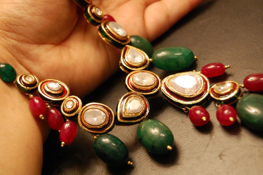POLKI KUNDAN MALA IN RED & GREEN