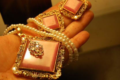 ELEGANT ZIRCON & PINK PENDENT SET