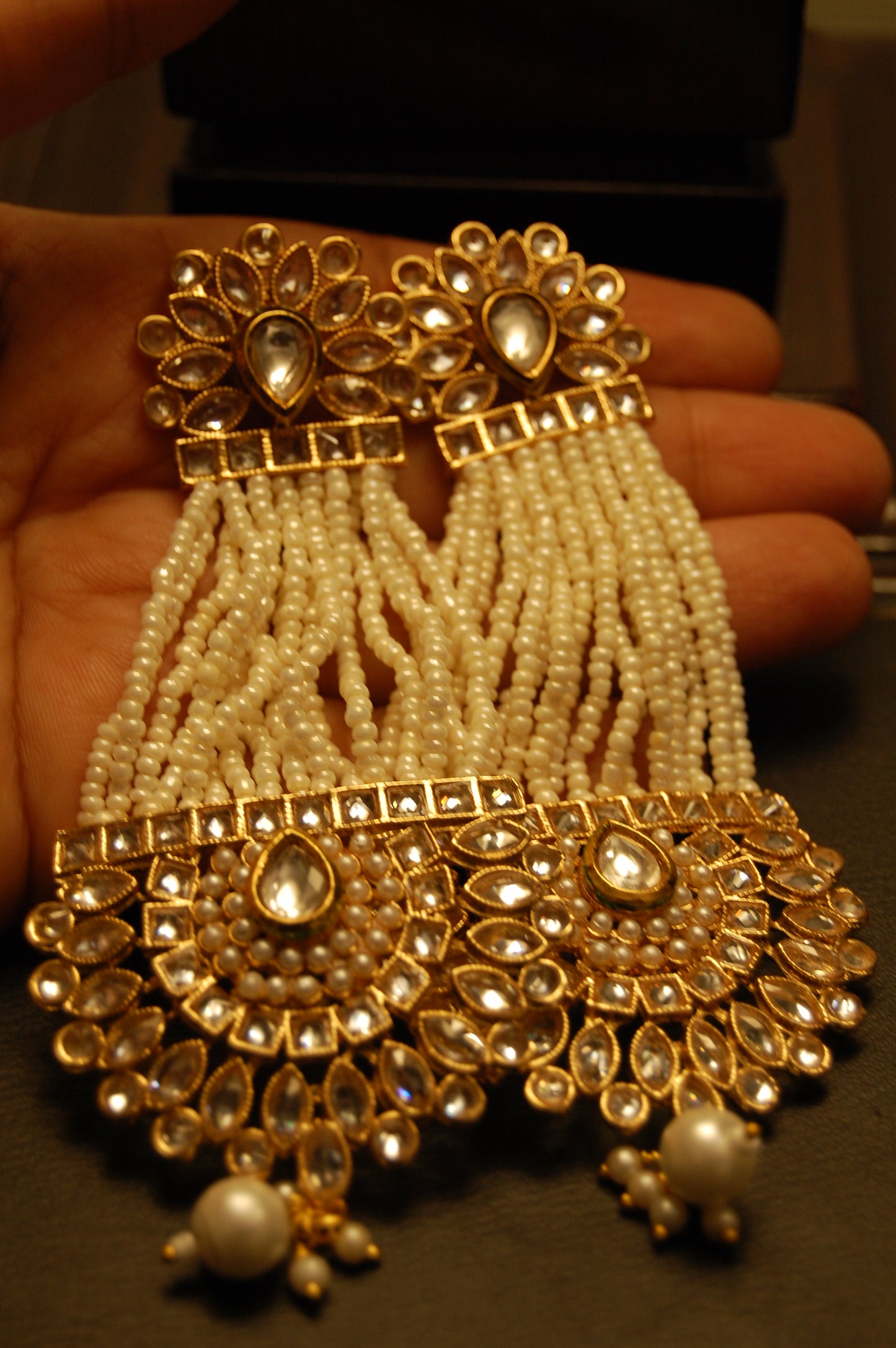 JHOOMAR STYLE EARRINGS IN KUNDAN & PEARLS