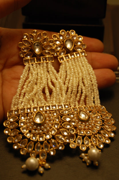 JHOOMAR STYLE EARRINGS IN KUNDAN & PEARLS