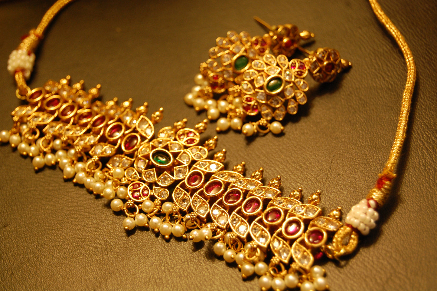 SOUTH INDIAN CHOKER SET IN RED & GREEN