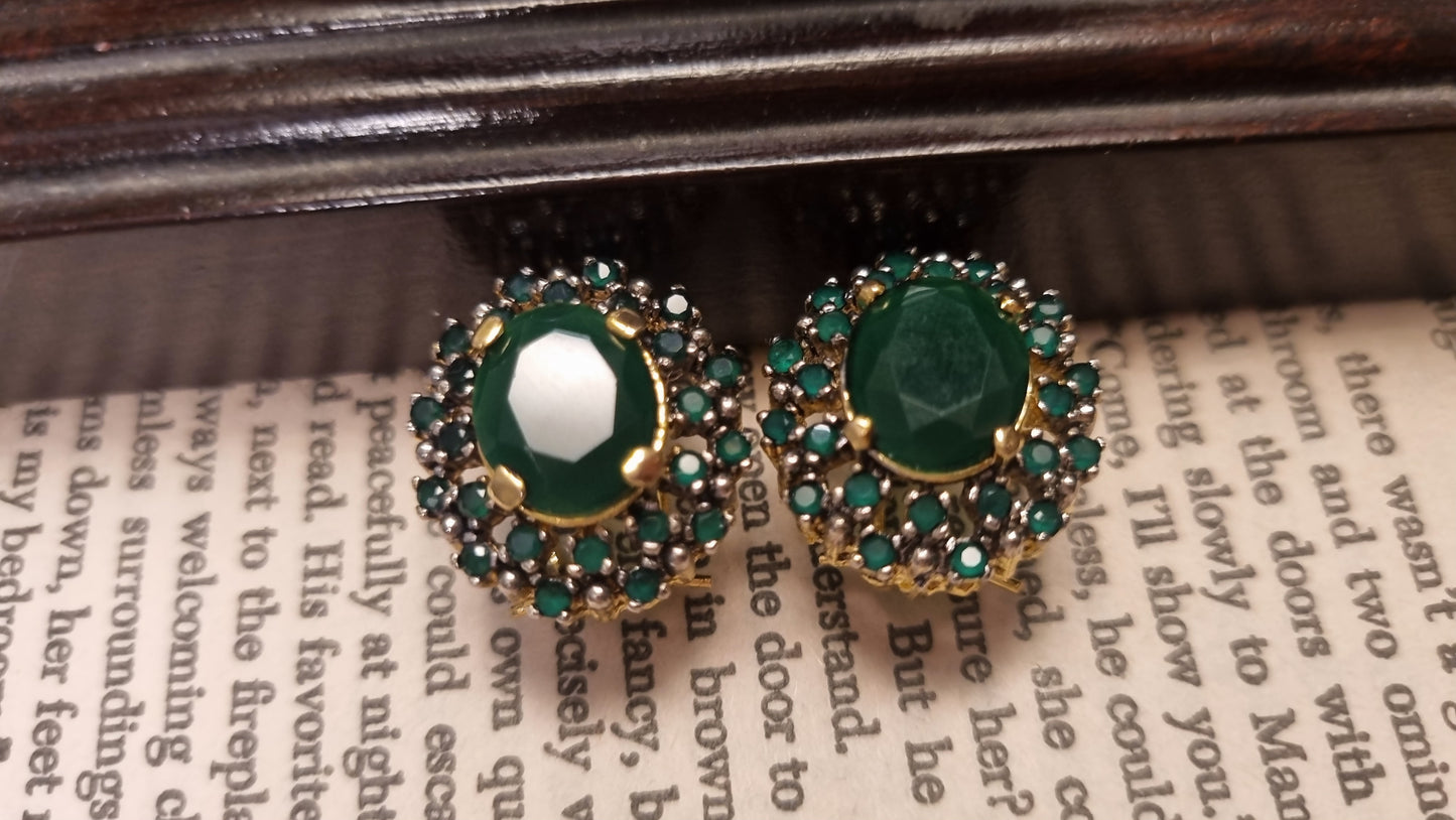 ELEGANT GREEN EARRINGS