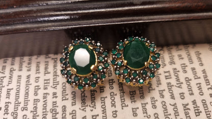 ELEGANT GREEN EARRINGS