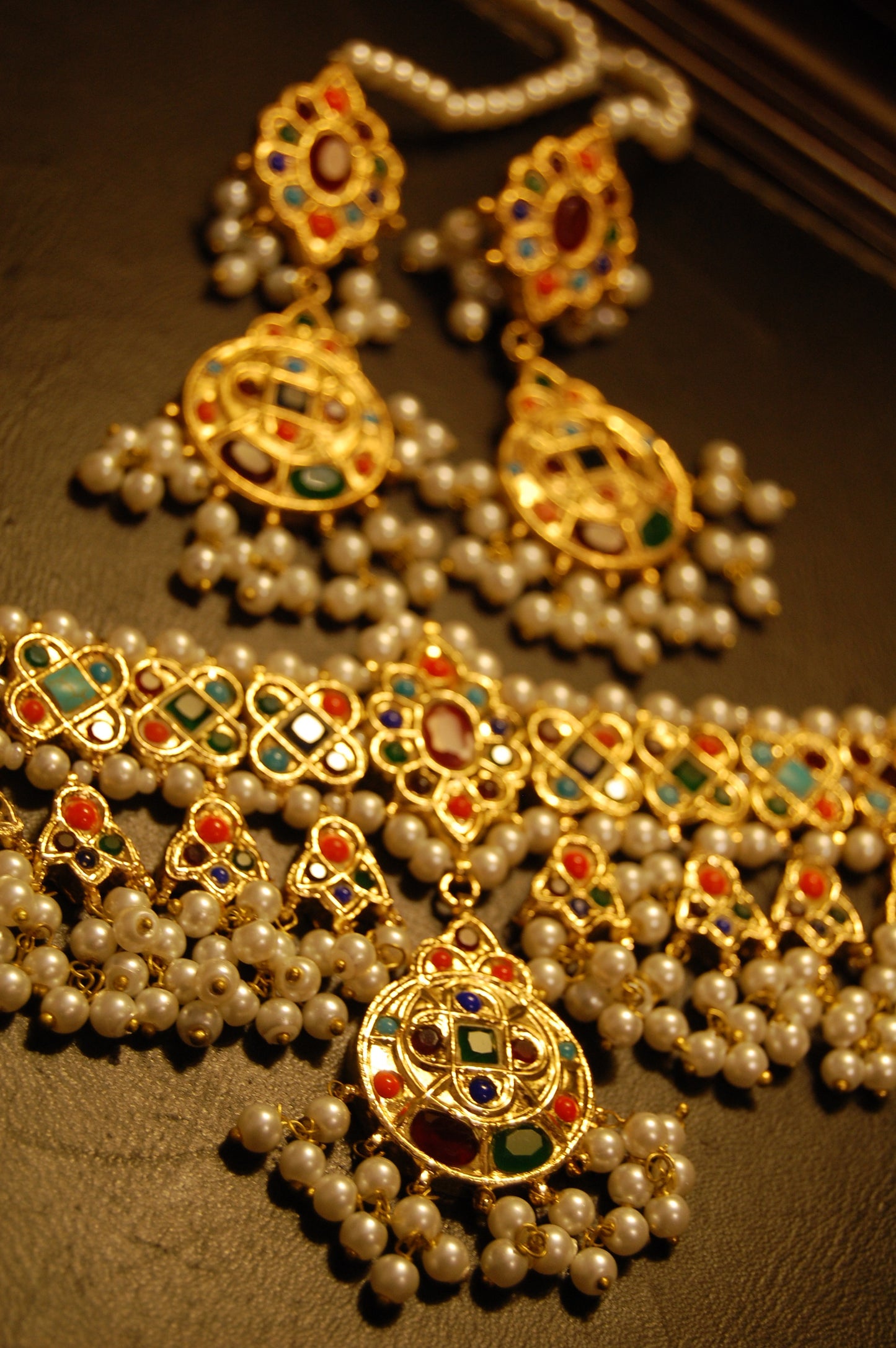 NAURATAN MULTI & PEARLS CHOKER SET