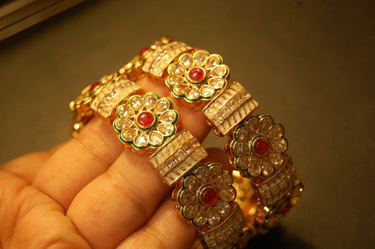 SINGLE FLORAL INDIAN KARA (OPENABLE)