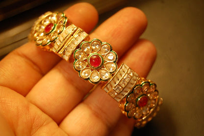SINGLE FLORAL INDIAN KARA (OPENABLE)
