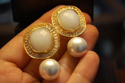 WHITE PEARL EARRINGS