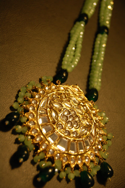 ELEGANT GREEN KUNDAN MALA