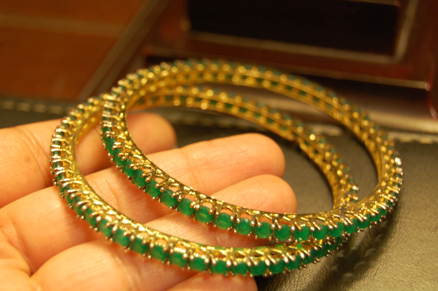 PAIR OF ELEGANT GREEN BANGLES