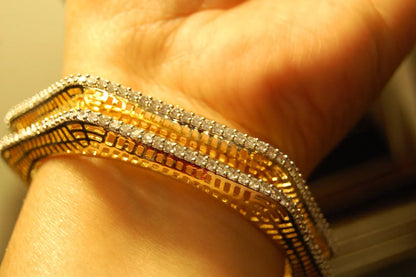 PAIR OF ZIRCON BANGLES