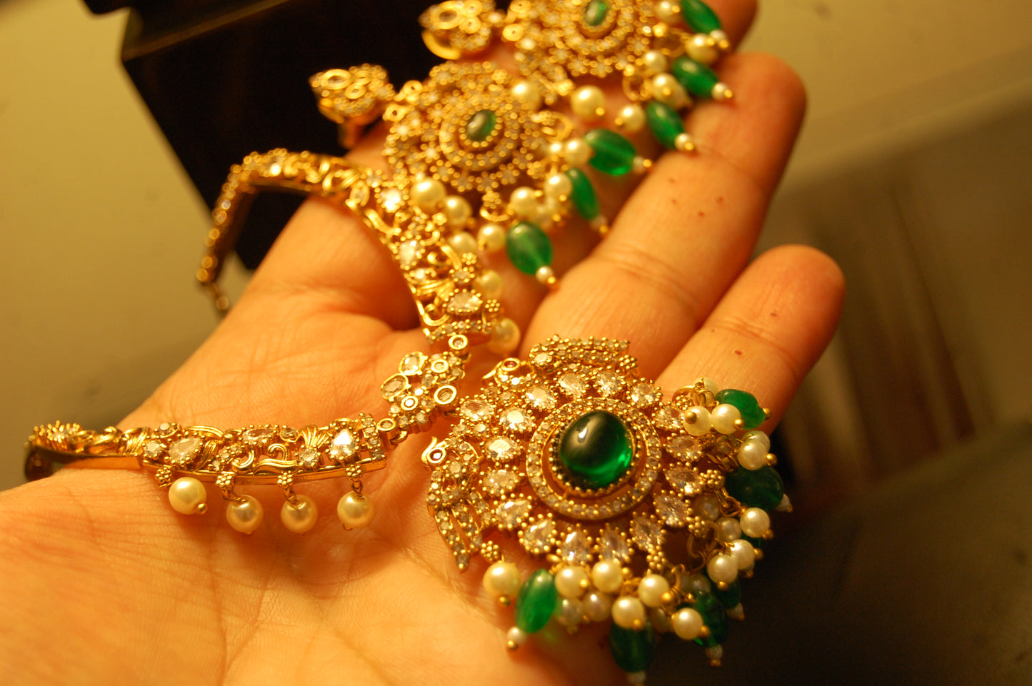 SOUTH INDIAN NECKLACE SET IN GREEN & ZIRCON