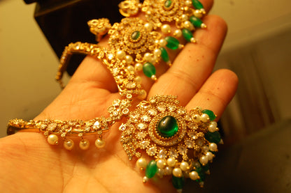 SOUTH INDIAN NECKLACE SET IN GREEN & ZIRCON