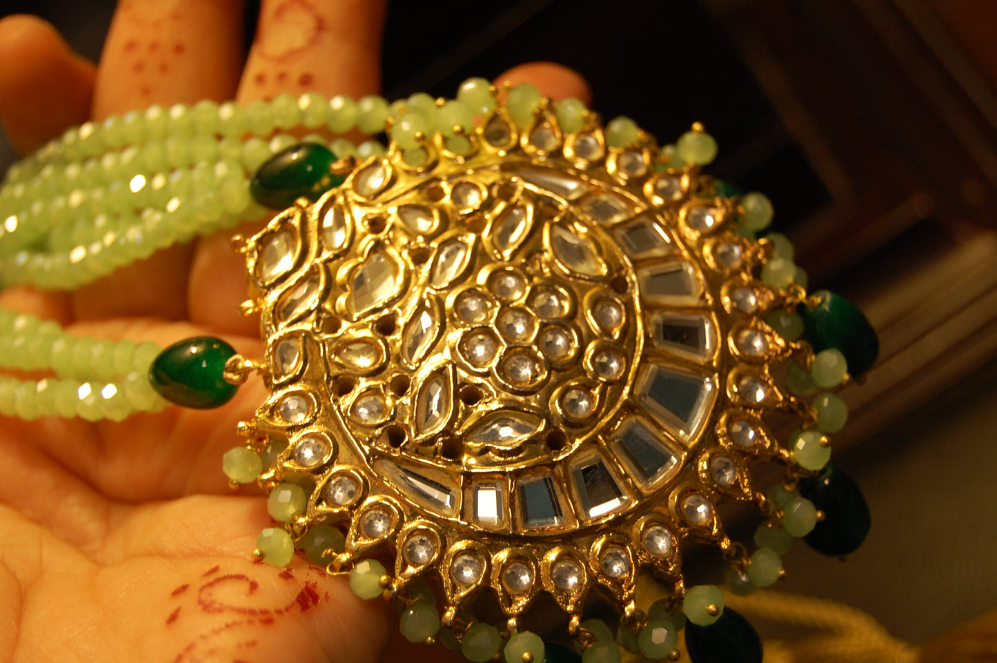 ELEGANT GREEN KUNDAN MALA