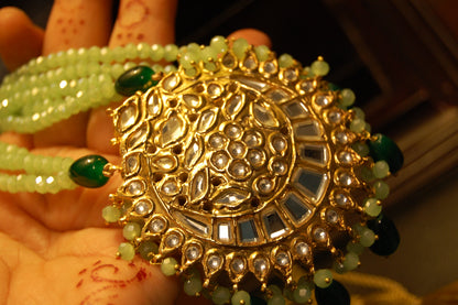 ELEGANT GREEN KUNDAN MALA