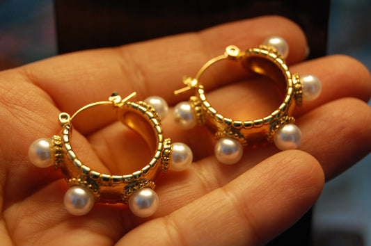 PEARL BALlS