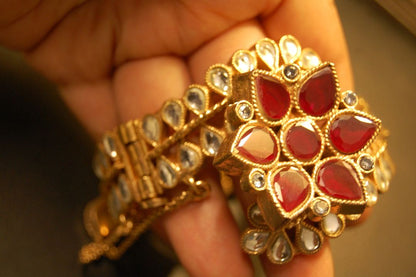 ELEGANT KUNDAN KARA WITH RED FLOWER