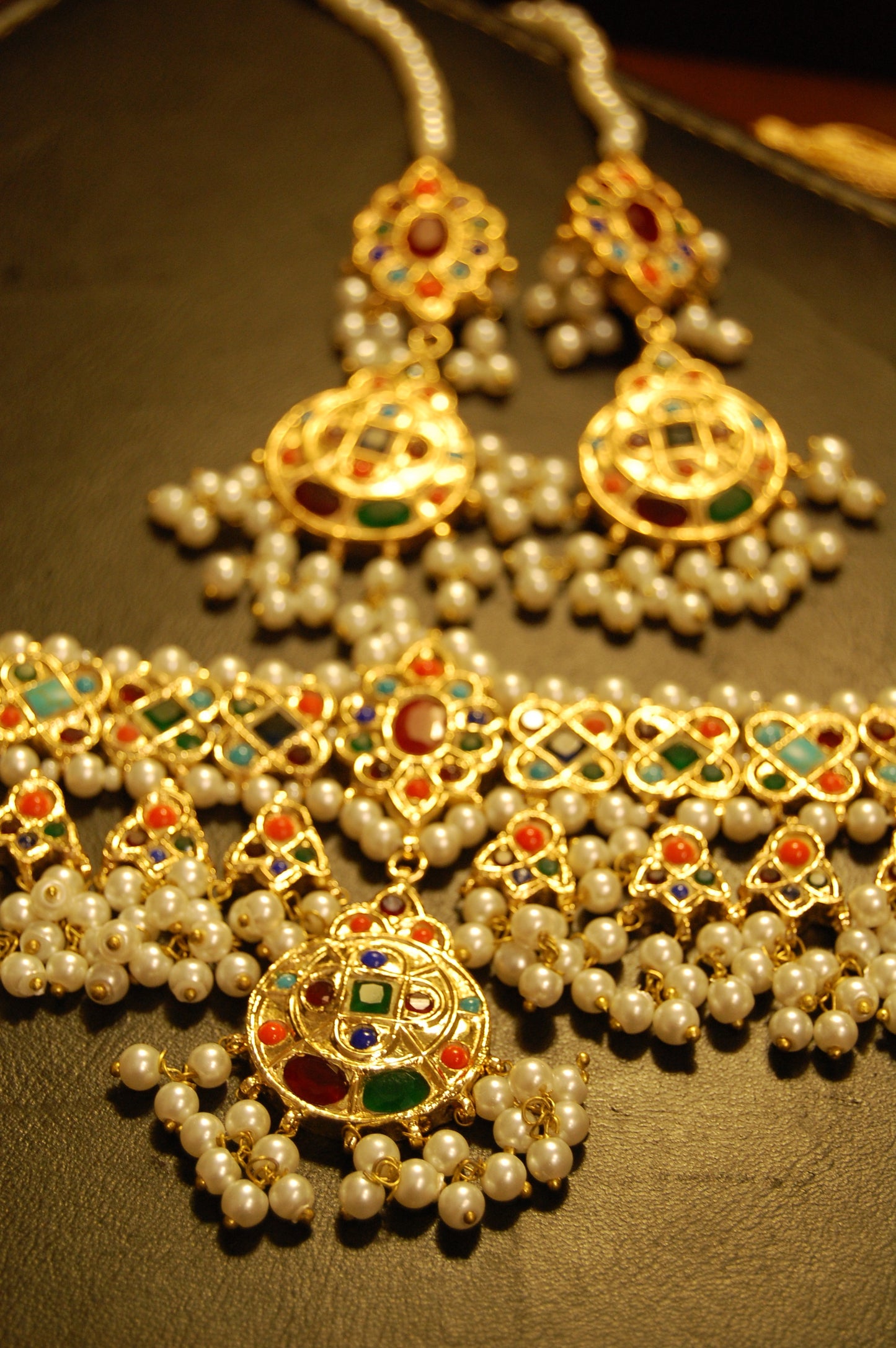 NAURATAN MULTI & PEARLS CHOKER SET