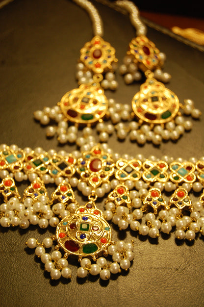 NAURATAN MULTI & PEARLS CHOKER SET