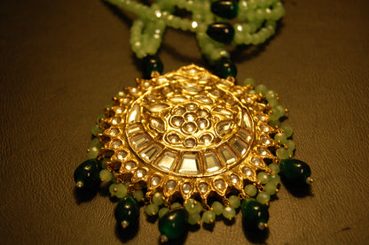 ELEGANT GREEN KUNDAN MALA