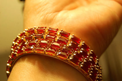 SET OF 4 RED & ZIRCON BANGLES IN GOLDEN BASE