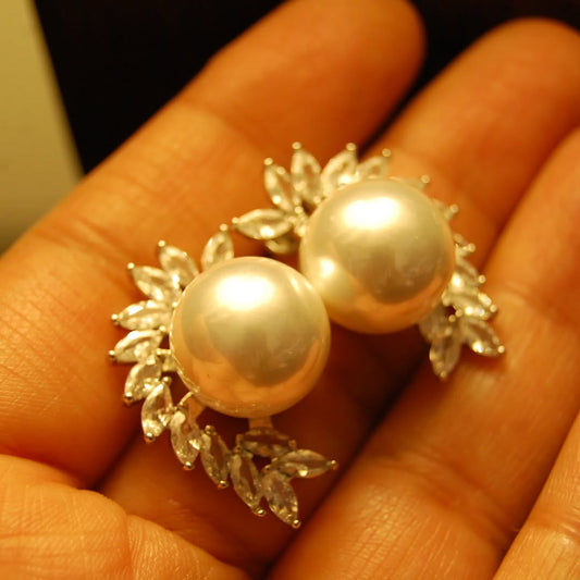 ZIRCON & PEARL EARRINGS WITH SILVER BASE