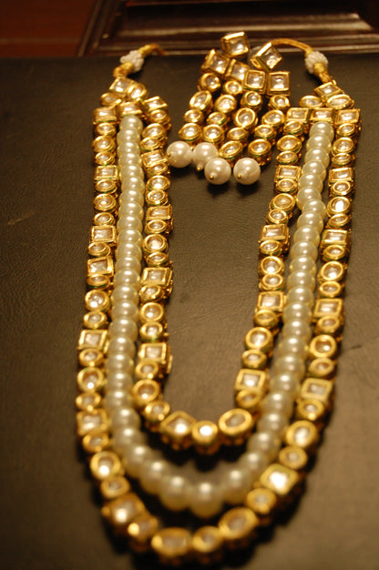 KUNDAN & PEARLS MALA SET